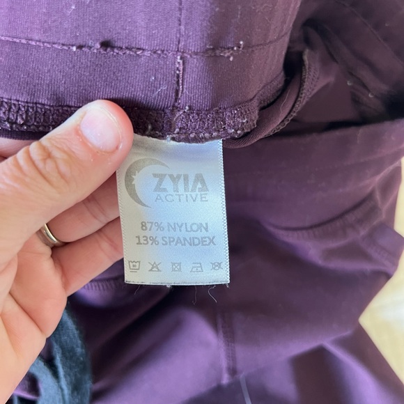 Zyia Unwind Joggers size large. Worn only a few times like new condition. - Picture 2 of 4